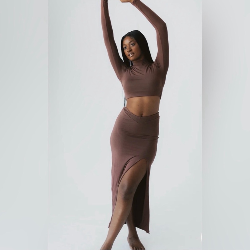 V-cut Maxi Skirt- Klassy Network Brown